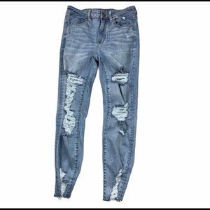 AE High Rise Destroyed Light Wash Skinny Jeans - American Eagle - Size 6